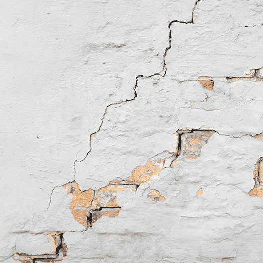 معالجة تشققات الجدران والأسقف في الرياض – الحلول المثلى مع شركة لوكس ديزاين